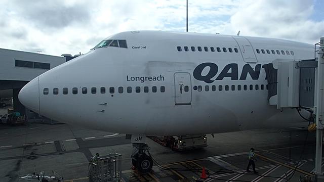 Qantas First Class Haneda Tokyo to Sydney
