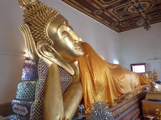 Reclining Buddha on Koh Kret