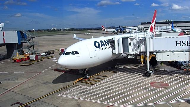 Flight Review for Qantas Sydney to Manila Business Class