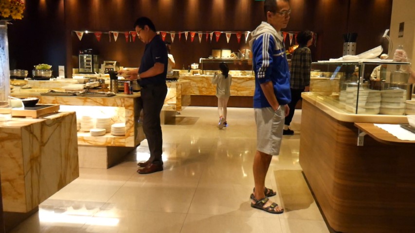Food Buffet at Singapore Changi SilverKris Lounge