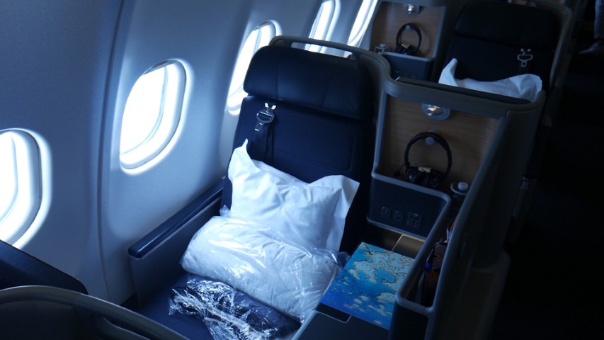 Vantage XL Business Class seat on Qantas A330-300