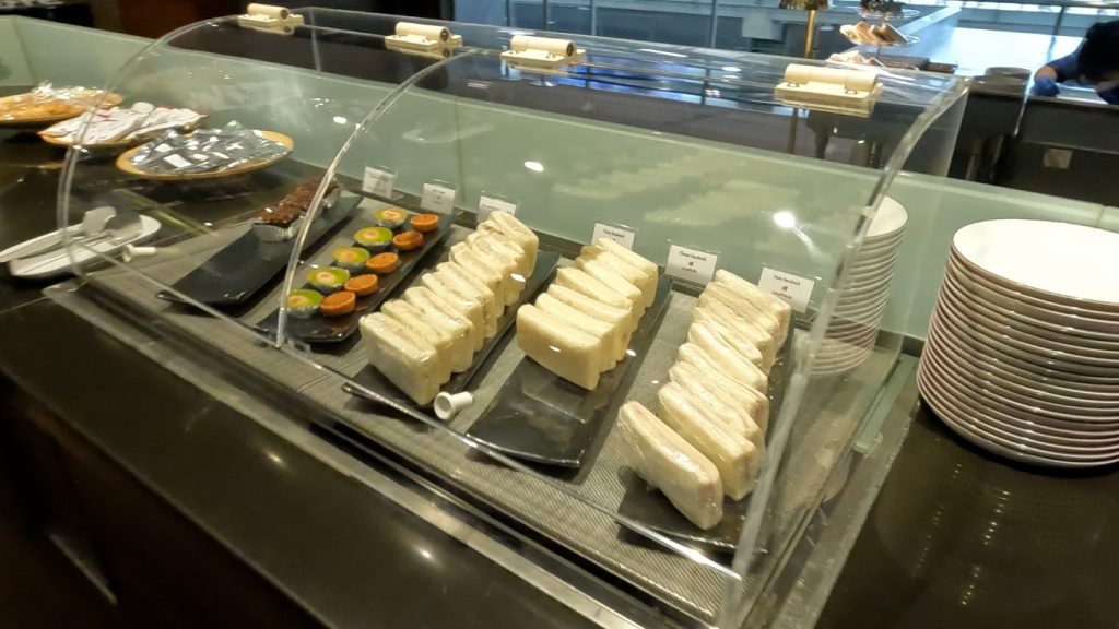Food served at Thai Airways Royal Silk Lounge Suvarnabhumi Airport