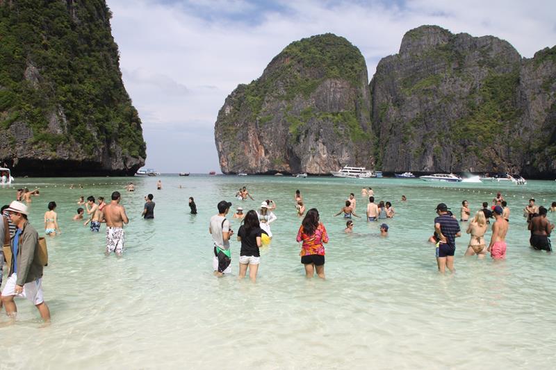 The flock of tourists on Koh Phi Phi Leh Thailand