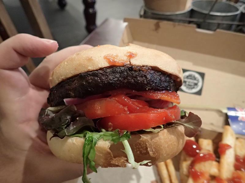 Hudson & Co – Fine Ales, Premium Beef Gourmet Burgers at Surfers Paradise Gold Coast