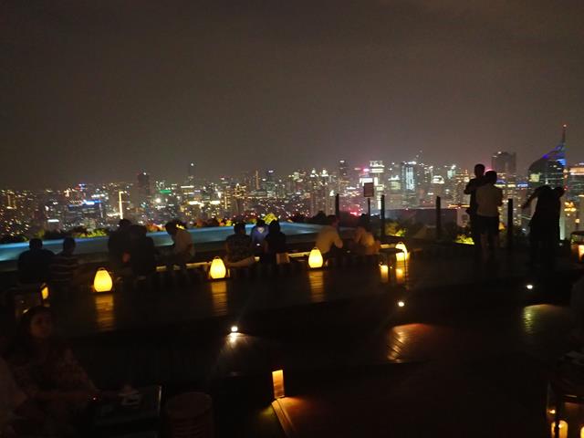 Skye Bar Jakarta rooftop bar