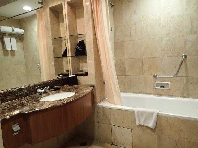 Bathroom Hotel Aryaduta Manado