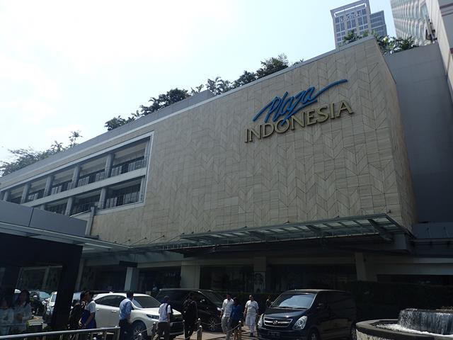 Shopping malls close to Grand Hyatt Hotel Jakarta