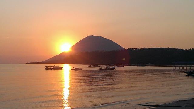 Sunset from Bastianos Dive Resort