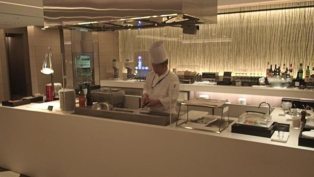JAL First Class lounge at Haneda airport
