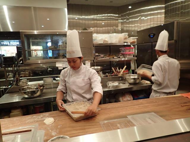 Open Kitchen at Paradise Dynasty Chinese Restaurant Kuta