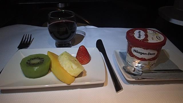 Dessert in Business Class Cathay Pacific