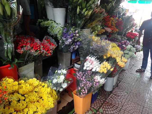 Fresh flowers at Ben Thanh Markets