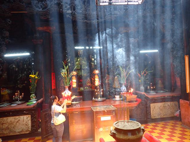 Inside Jade Emperor Pagoda