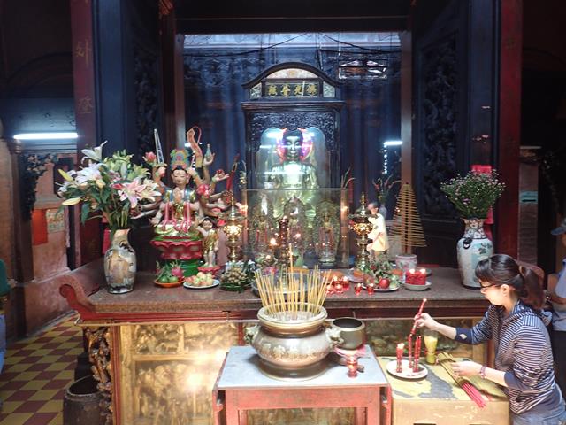 Shrines at Jade Emperor Pagoda