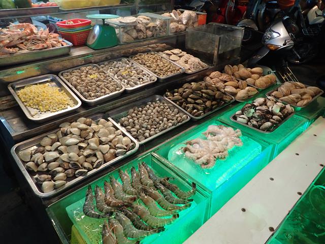 Vinh Khanh Street Seafood Street