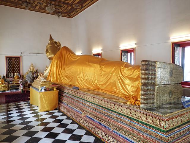 Recling Buddha on Koh Kret