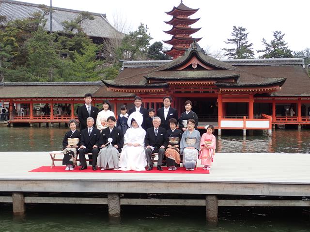 Japanese wedding at Itsukushima Shrine