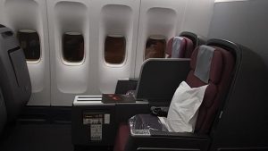 Qantas flight review Sydney to Tokyo Haneda airport