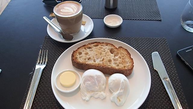 Breakfast Qantas Club First Class Lounge