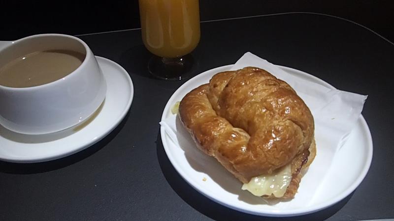 Breakfast on Qantas business class