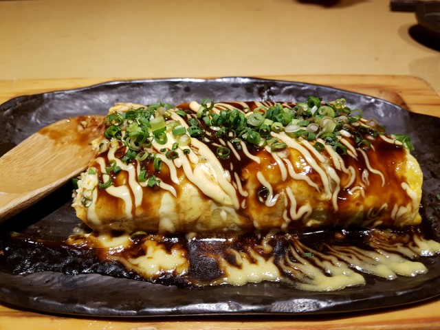 Okonomayaki at Hibiki Restaurant Shinjuku