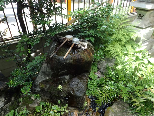 Water fountain at Inariko Shrine