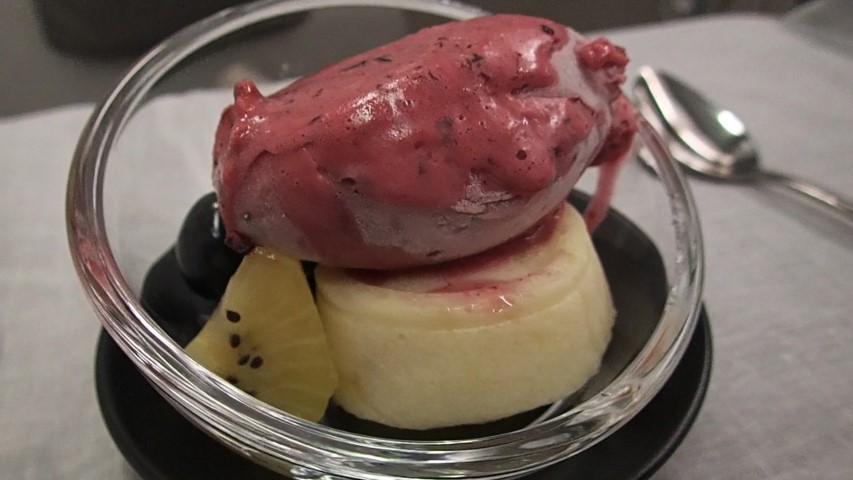 Dessert in Business Class