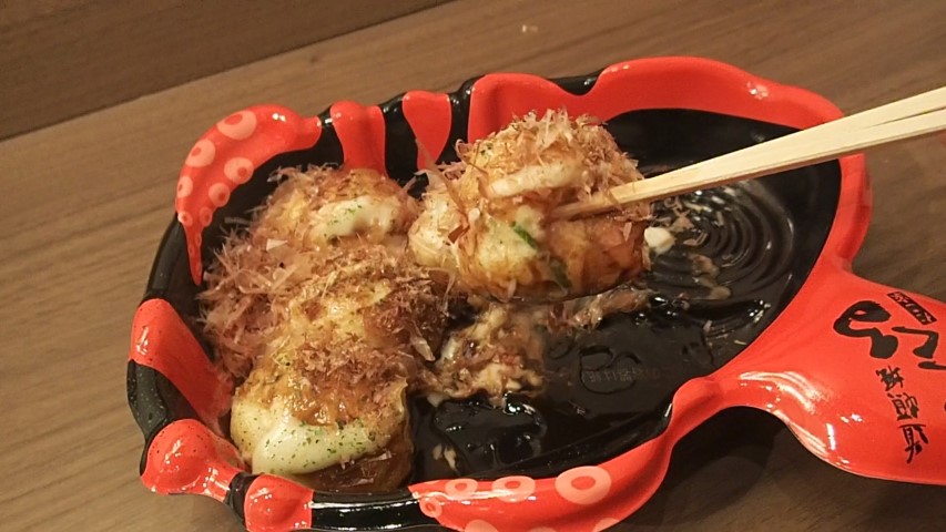 Takoyaki - Food to try in Osaka
