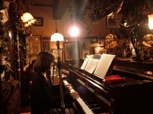 Vagabond – Cool Piano Jazz Bar in Shinjuku Tokyo