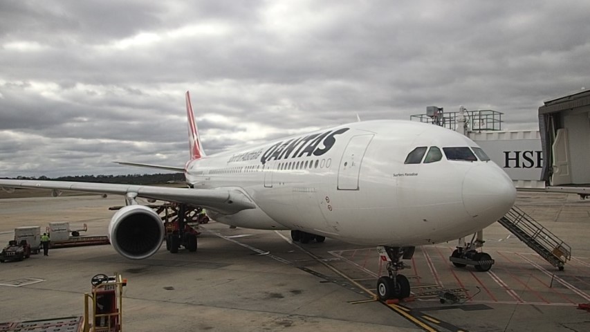 Flight Review Qantas A330-200 Business Class Sydney to Melbourne