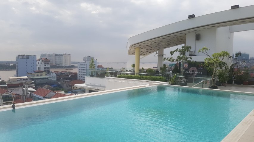 Rooftop pool at Sun and Moon Urban Hotel