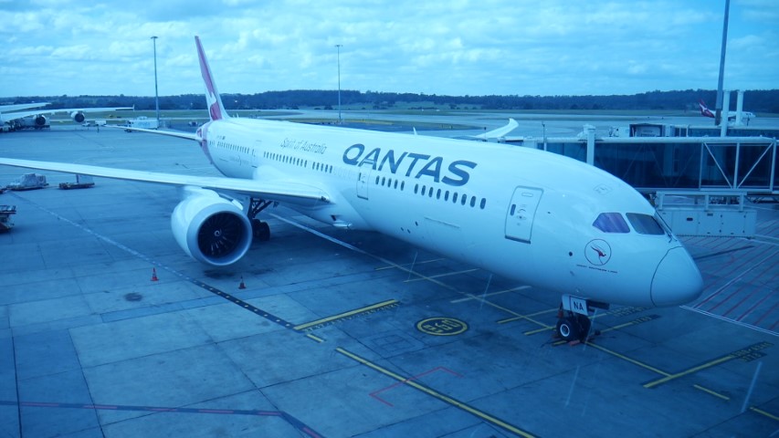 Flight Review Qantas QF9 Melbourne to Perth Economy Class