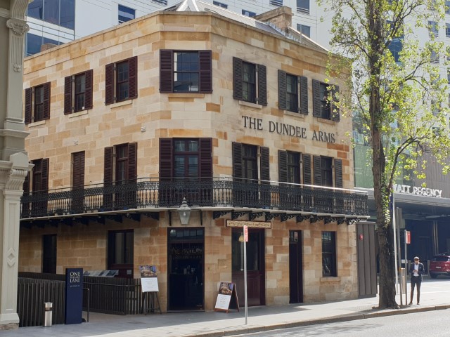 Great Pub Food at Dundee Arms Sydney CBD