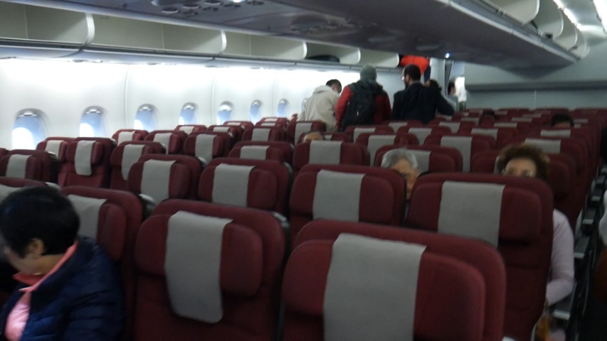Flight Review Qantas QF128 Hong Kong to Sydney