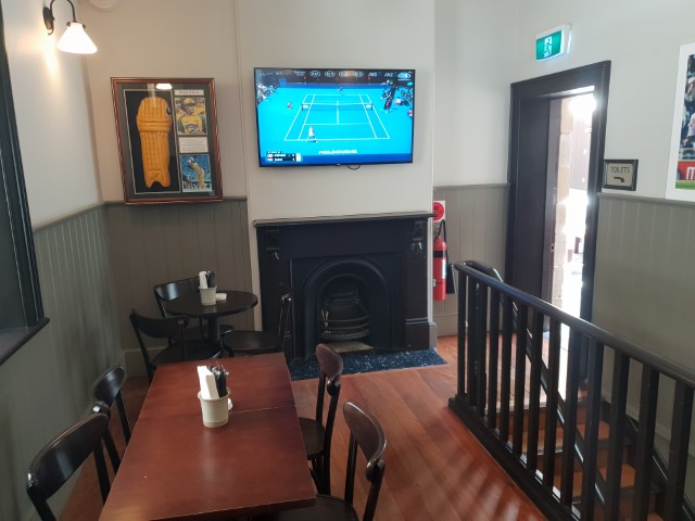 Inside Dundee Arms