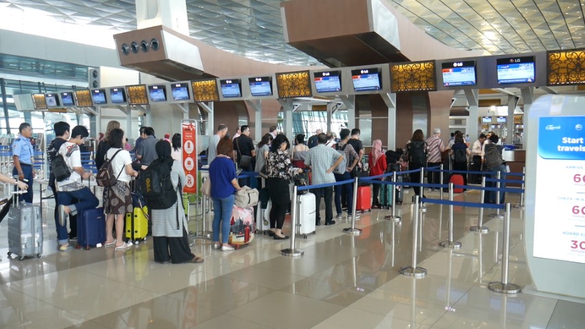 Jetstar Asia Check-in Queue at Jakarta Airport