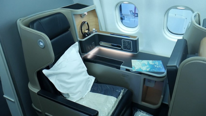 Vantage XL Business Class Seat on Qantas A330s