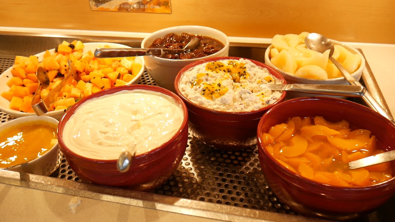 Food at Sydney Qantas Business Lounge
