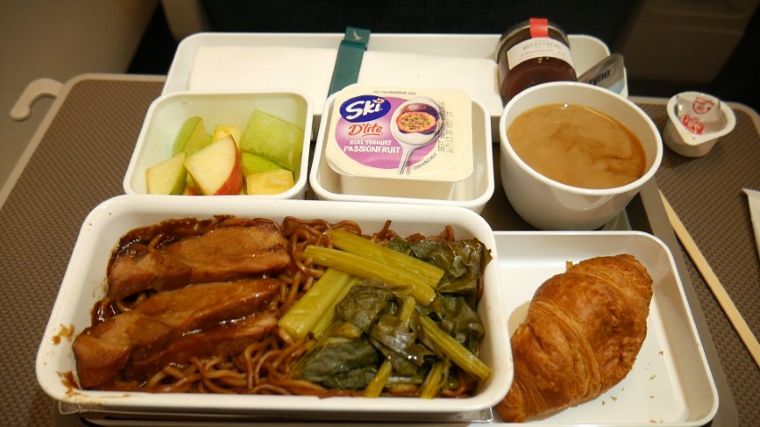 Breakfast in Premium Economy Cathay Pacific