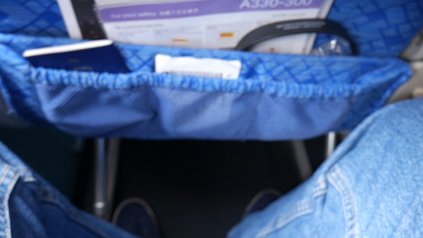 Storage space in Economy on Cathay Pacific
