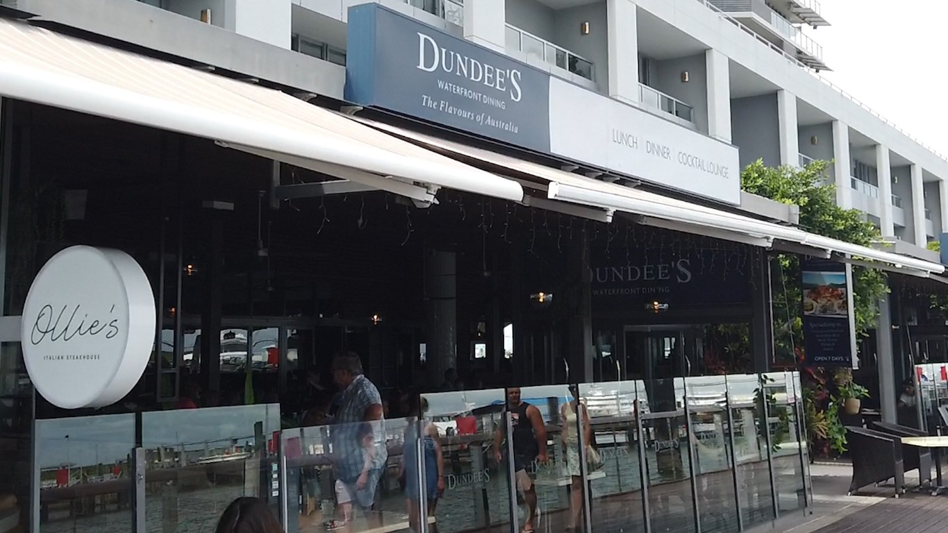 Dundee’s Australian Waterfront Restaurant Cairns