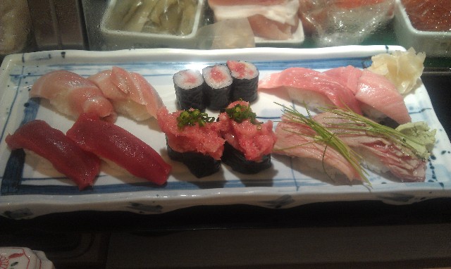 Set sushi meal at Kizuna Sushi Restaurant Kabukicho
