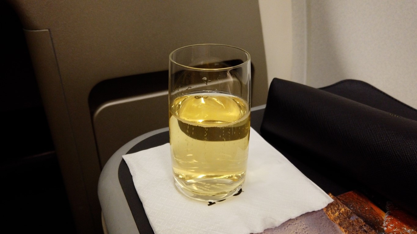 Nice glass of bubbles as welcome drink on Qantas