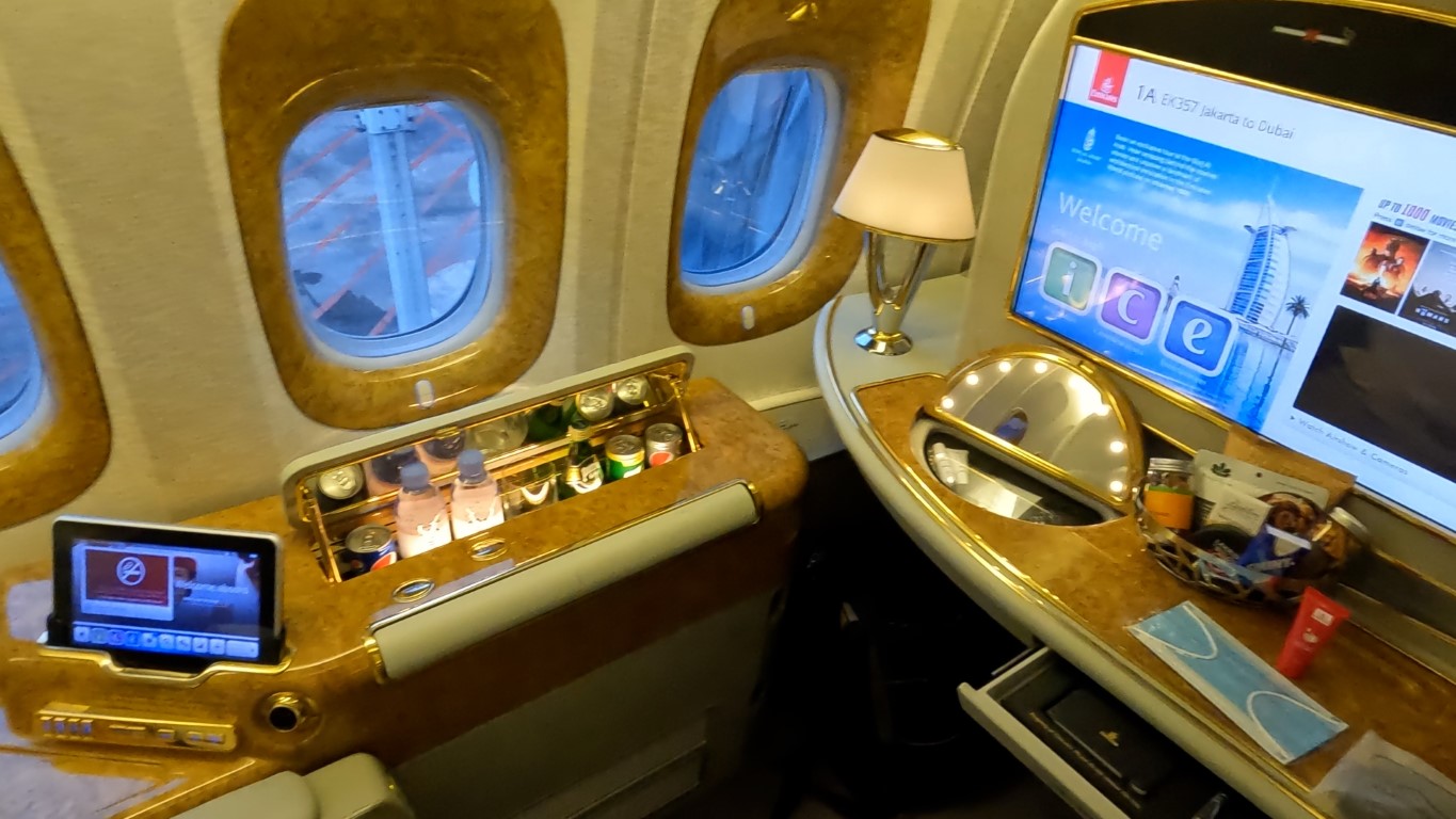 Emirates B777-300ER First Class Suite 
