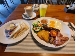 Full English Breakfast at Retro Kitchen Sanur