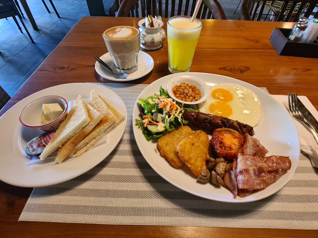 Full English Breakfast in Sanur at Retro Kitchen