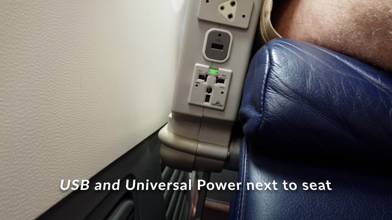 USB and Power Plug on Malaysia Airlines B737-800