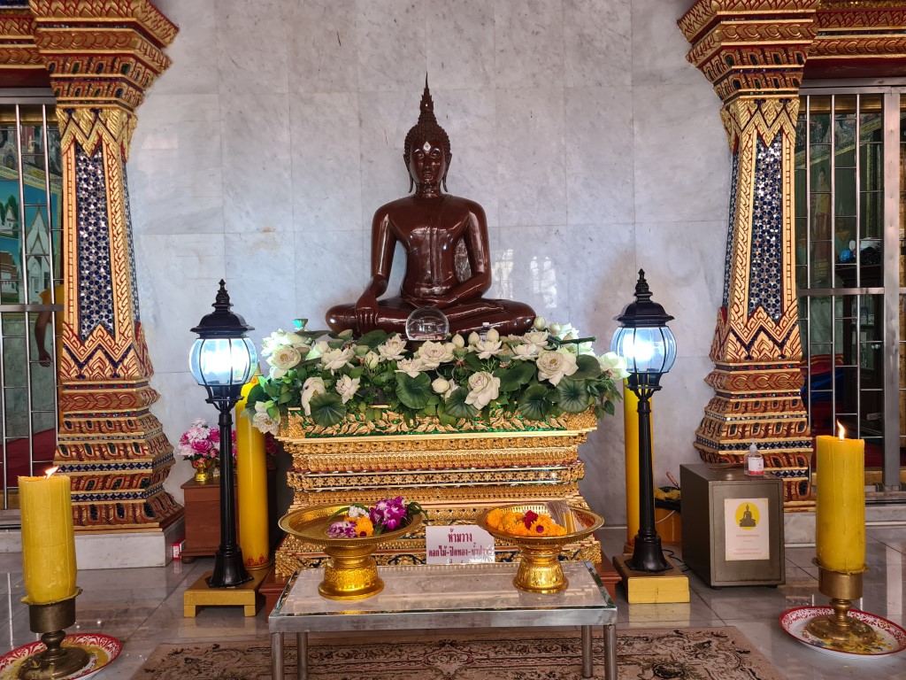 Shrines at Wat Paknam Phasi Charoen Bangkok