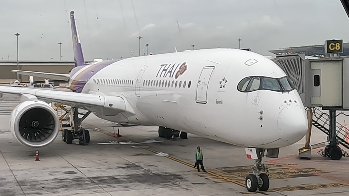 Thai Airways A350-900 Business Class Bangkok to Bali Flight Review