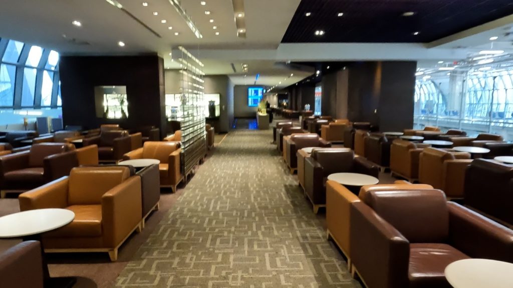 Thai Airways Royal Silk Lounge at Suvarnabhumi Airport